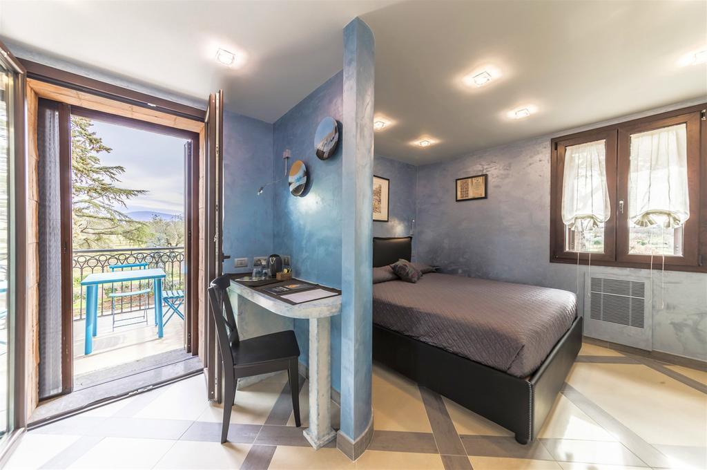 Traldi Resort Vetralla Bagian luar foto