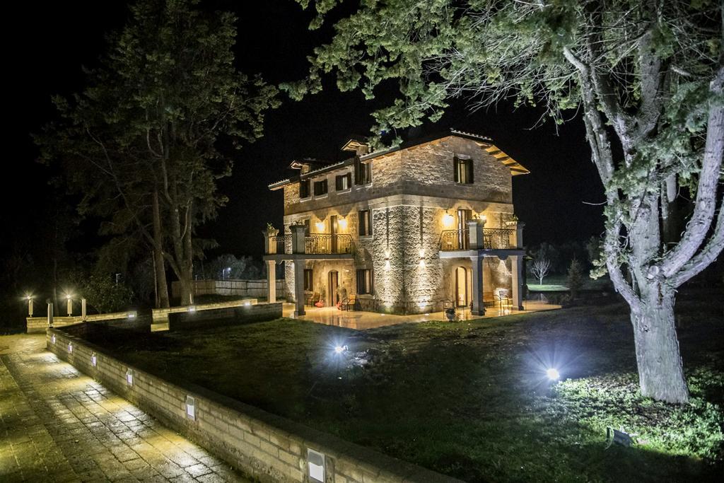 Traldi Resort Vetralla Bagian luar foto